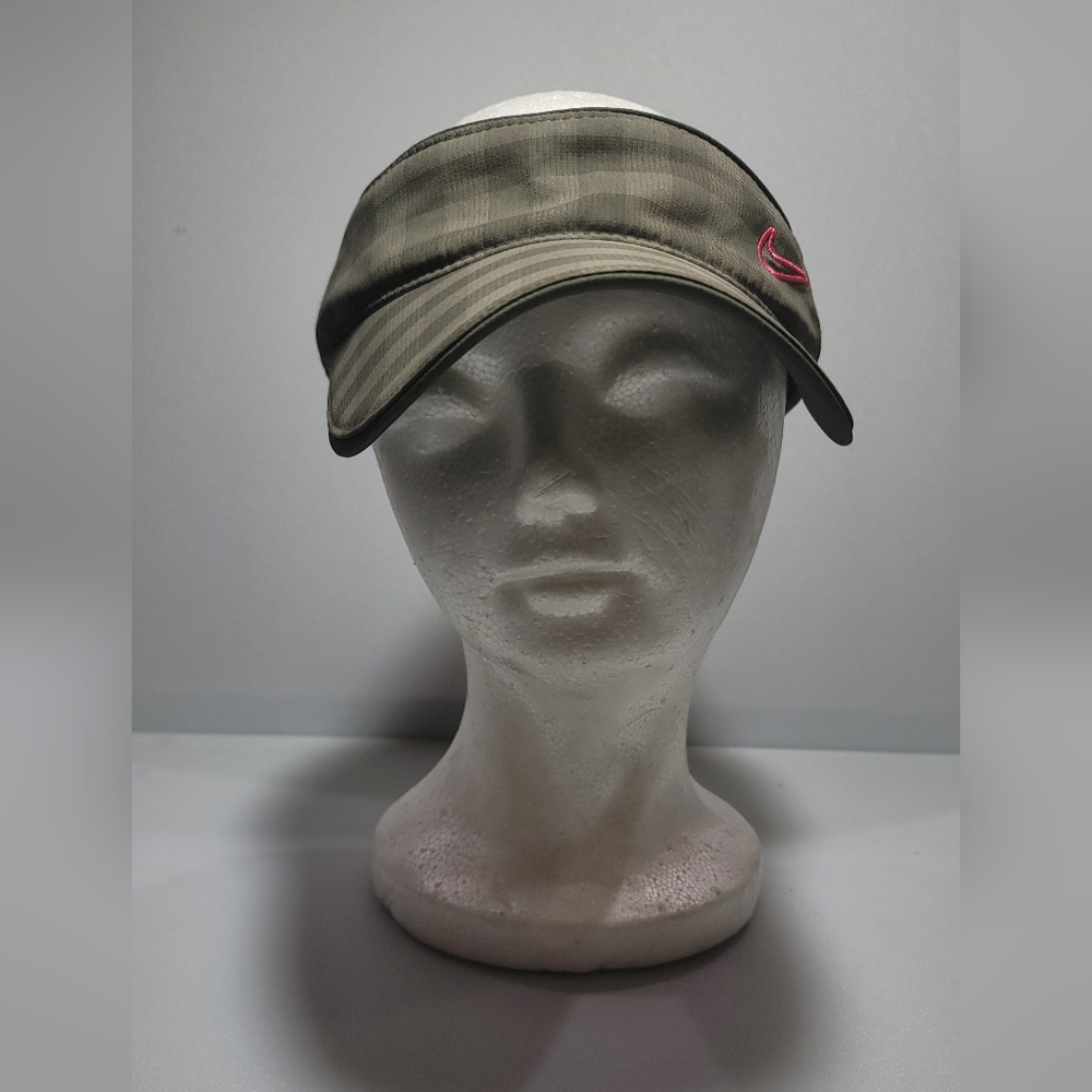 Nike sun visor golf Green cheker pattern/plaid hat with pink logo, adjustable